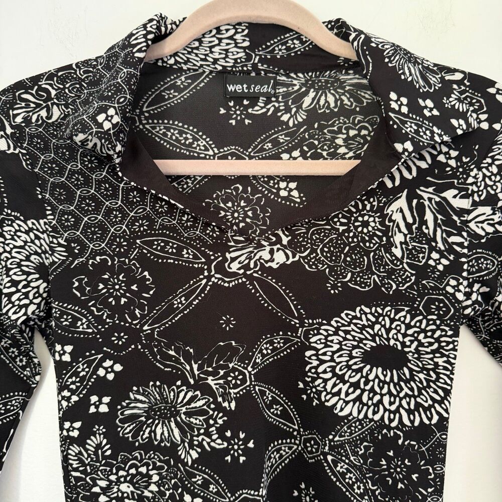 VTG Wet Seal Y2K Floral Patchwork Print Mesh Long Sleeve Top Shirt Black White S - Picture 2 of 5
